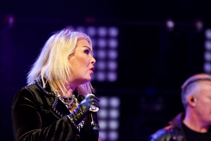 Kim Wilde @ Kursaal Oostende, picture 5, photographed by Bart Baevegems - FrontView Magazine
