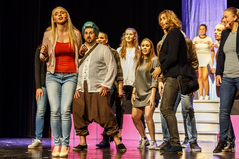Premiere Musical Legally Blonde @ CC Vredeberg, picture 16, photographed by Alex Wyckmans - FrontView Magazine