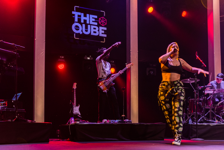 Anne-Marie @ The Qube 2017, foto 12, foto's door Jonas Wallecan - FrontView Magazine