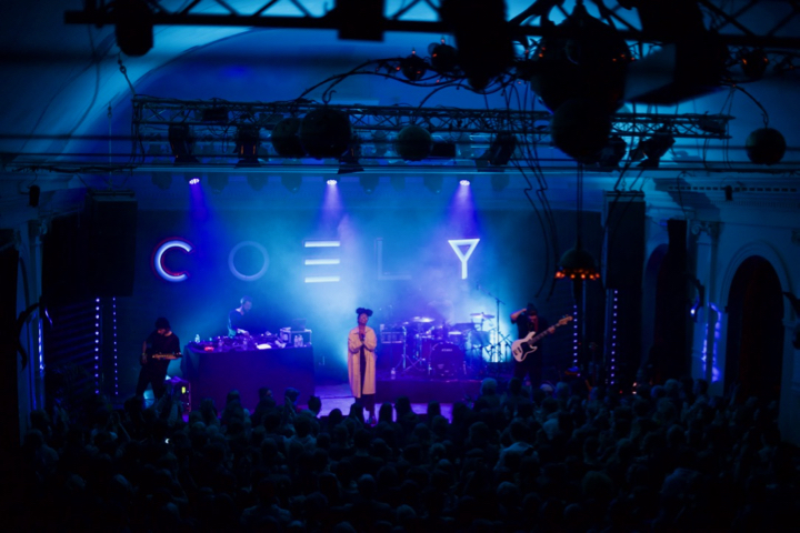 Coely @ De Casino, picture 28, photographed by Bart Baevegems - FrontView Magazine