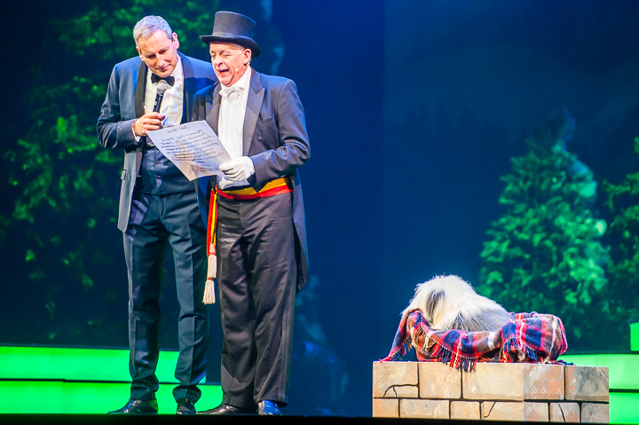 Samson & Gert Kerstshow @ Plopsaland, picture 9, photographed by Goele Bormans - FrontView Magazine