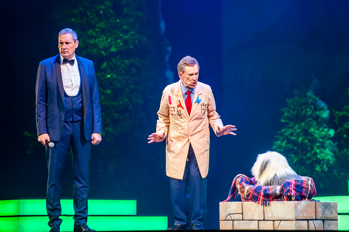 Samson & Gert Kerstshow @ Plopsaland, picture 13, photographed by Goele Bormans - FrontView Magazine