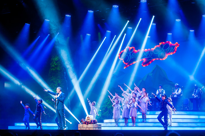 Samson & Gert Kerstshow @ Plopsaland, picture 15, photographed by Goele Bormans - FrontView Magazine