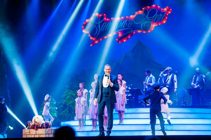 Samson & Gert Kerstshow @ Plopsaland, picture 16, photographed by Goele Bormans - FrontView Magazine