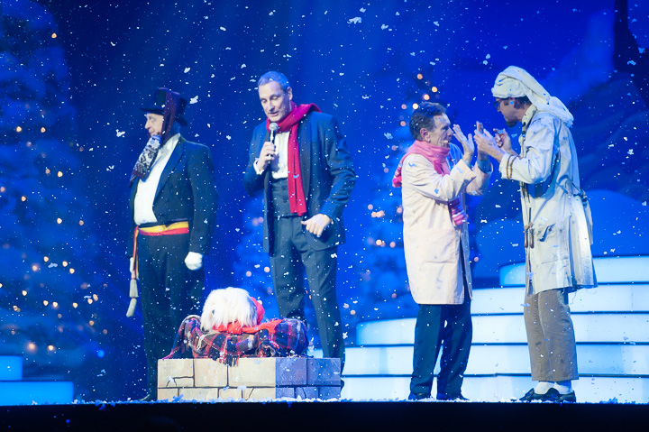 Samson & Gert Kerstshow @ Plopsaland, picture 23, photographed by Goele Bormans - FrontView Magazine