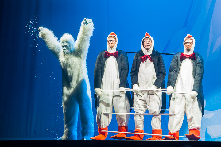 Samson & Gert Kerstshow @ Plopsaland, picture 31, photographed by Goele Bormans - FrontView Magazine
