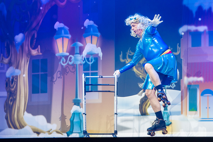Samson & Gert Kerstshow @ Plopsaland, picture 38, photographed by Goele Bormans - FrontView Magazine