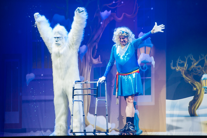 Samson & Gert Kerstshow @ Plopsaland, picture 39, photographed by Goele Bormans - FrontView Magazine