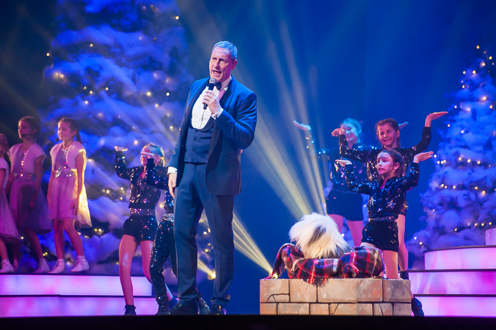 Samson & Gert Kerstshow @ Plopsaland, picture 44, photographed by Goele Bormans - FrontView Magazine