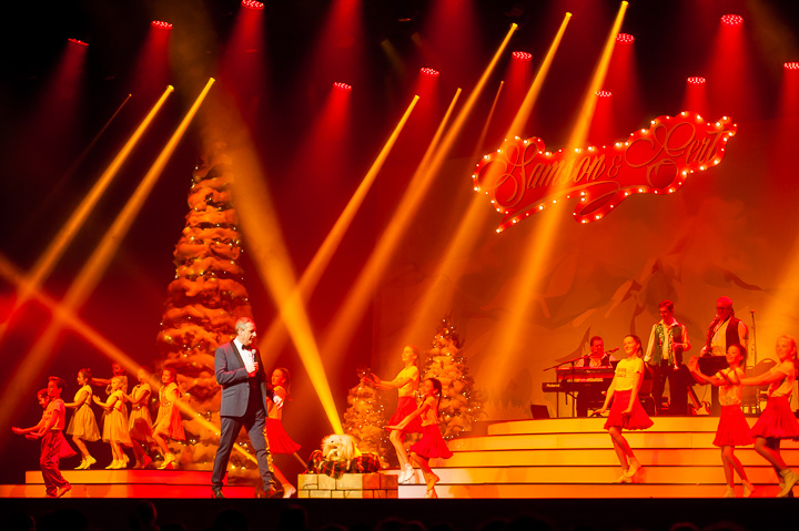 Samson & Gert Kerstshow @ Plopsaland, picture 64, photographed by Goele Bormans - FrontView Magazine