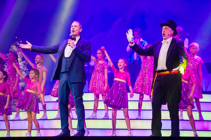 Samson & Gert Kerstshow @ Plopsaland, picture 68, photographed by Goele Bormans - FrontView Magazine