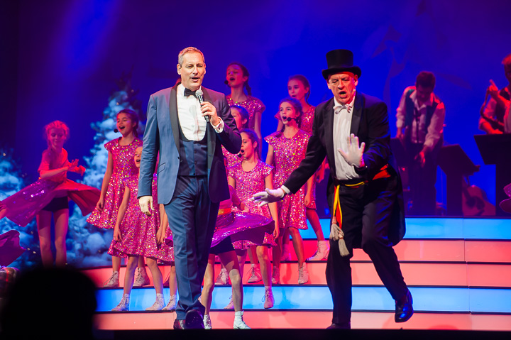 Samson & Gert Kerstshow @ Plopsaland, picture 74, photographed by Goele Bormans - FrontView Magazine