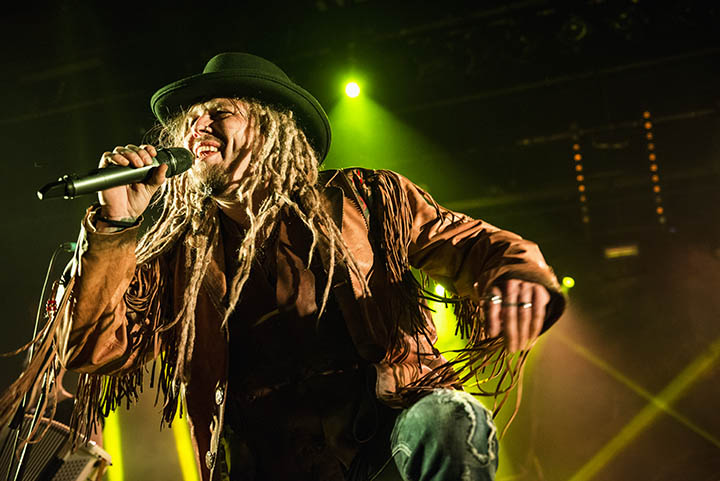 Korpiklaani @ Trix, picture 3, photographed by Jef Peeters - FrontView Magazine