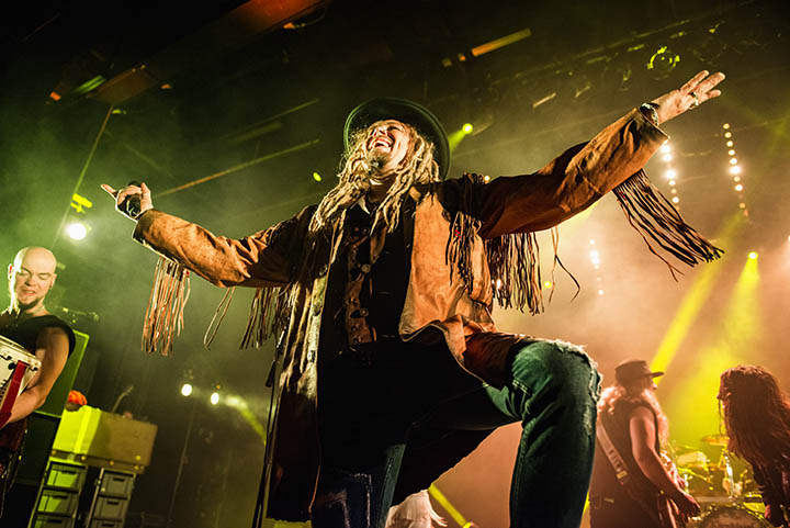 Korpiklaani @ Trix, picture 6, photographed by Jef Peeters - FrontView Magazine
