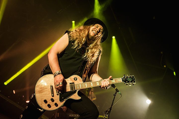 Korpiklaani @ Trix, picture 12, photographed by Jef Peeters - FrontView Magazine