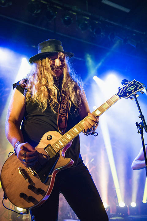 Korpiklaani @ Trix, picture 19, photographed by Jef Peeters - FrontView Magazine