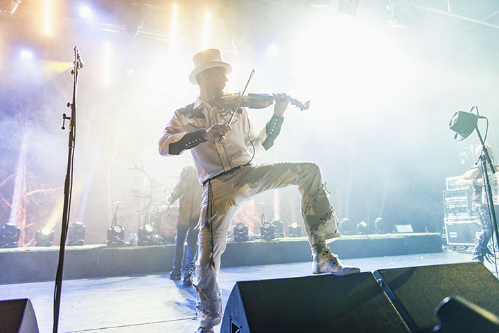 Korpiklaani @ Trix, picture 21, photographed by Jef Peeters - FrontView Magazine