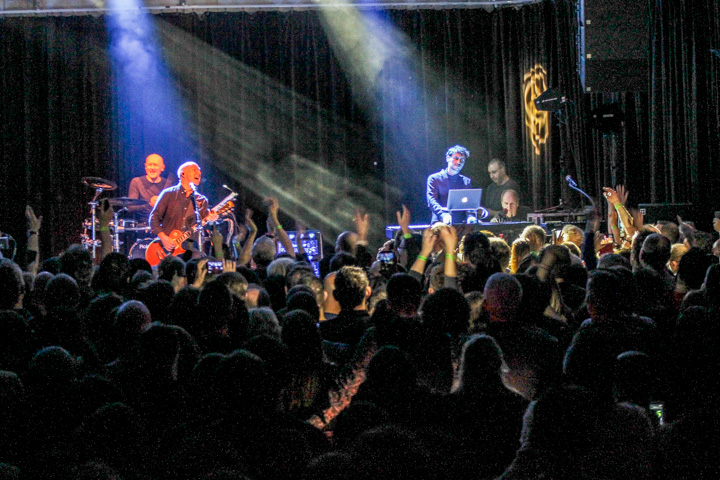 Midge Ure @ De Casino Sint-Niklaas, picture 10, photographed by Hilde  Hermans - FrontView Magazine