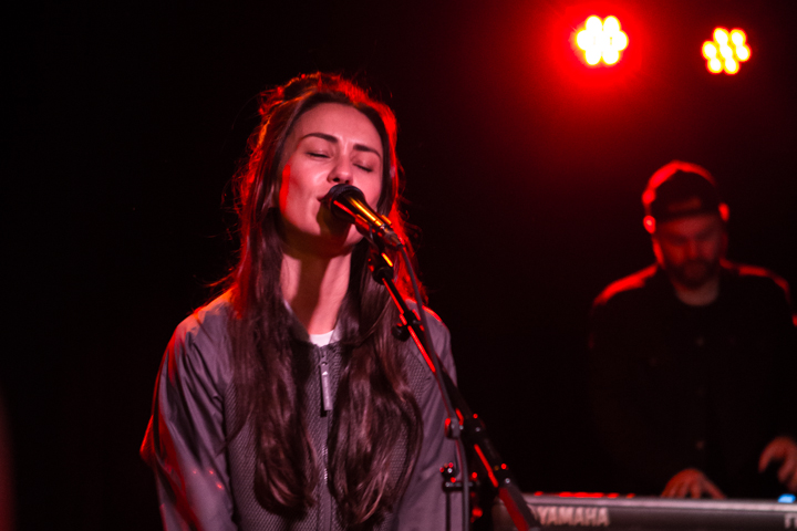 Amy Shark @ Trix, picture 2, photographed by Dieter  Boone - FrontView Magazine