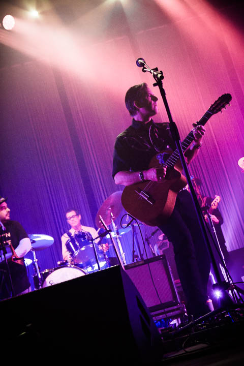 Calexico @ De Roma, picture 1, photographed by Tom Stessens - FrontView Magazine