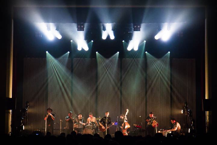 Calexico @ De Roma, picture 8, photographed by Tom Stessens - FrontView Magazine
