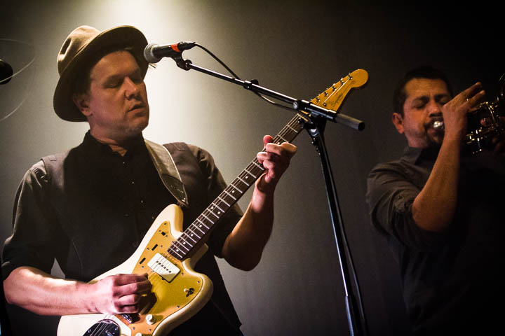 Calexico @ De Roma, picture 14, photographed by Tom Stessens - FrontView Magazine