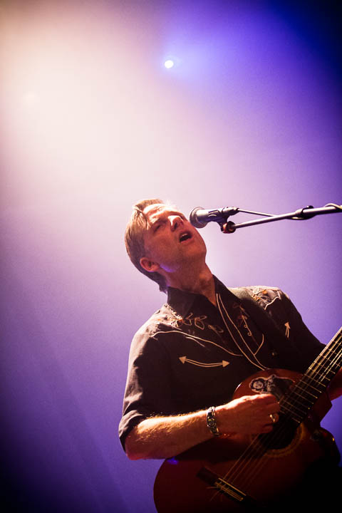 Calexico @ De Roma, picture 15, photographed by Tom Stessens - FrontView Magazine