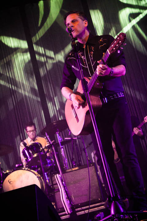 Calexico @ De Roma, picture 17, photographed by Tom Stessens - FrontView Magazine