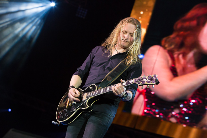 MNM Back to the 90's & 00's @ Sportpaleis, picture 80, photographed by Marc Verdonck - FrontView Magazine