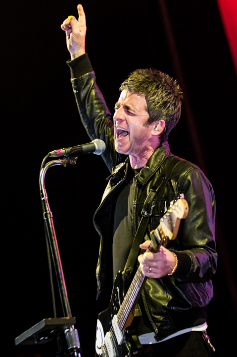 Noel Gallagher's High Flying Birds @ Vorst Nationaal, picture 2, photographed by Dorien Goetschalckx - FrontView Magazine