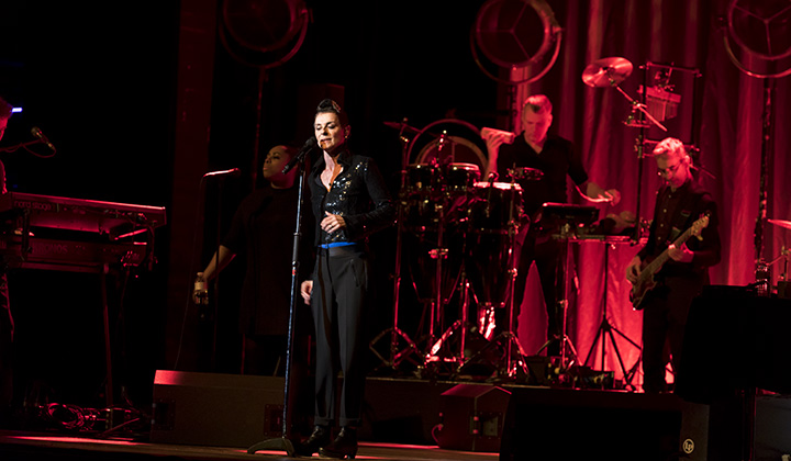 Lisa stansfield @ De Roma, picture 6, photographed by dirk janssens - FrontView Magazine