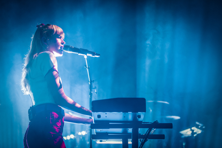 Angéle @ Het Depot, picture 8, photographed by Kristof Hayen - FrontView Magazine