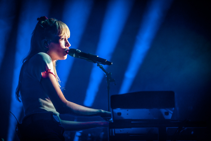 Angéle @ Het Depot, picture 13, photographed by Kristof Hayen - FrontView Magazine