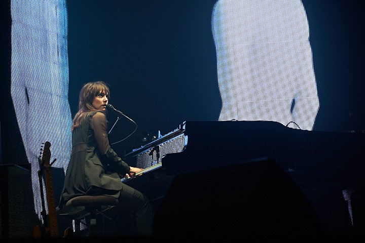 Wende @ Roma, picture 19, photographed by James Van Roosbroeck - FrontView Magazine