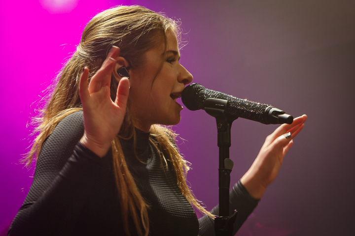 Laura Tesoro @ De Casino, picture 6, photographed by Alex Wyckmans - FrontView Magazine