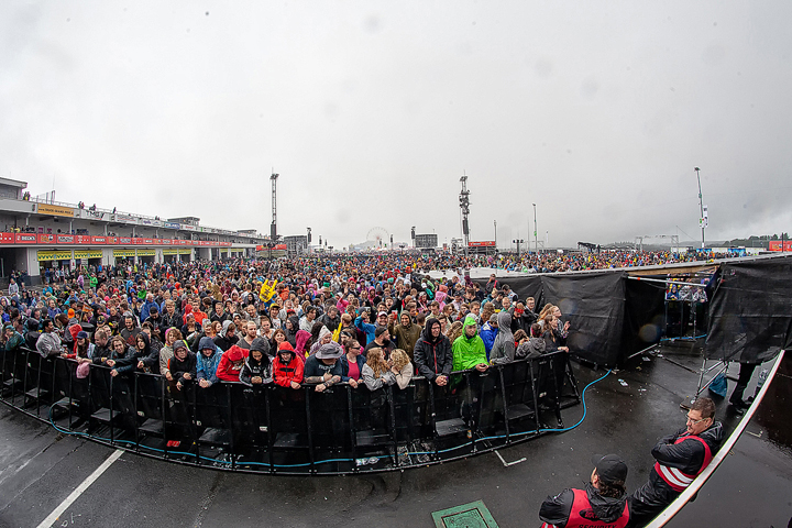 Walking On Cars @ Rock Am Ring 2018, picture 2, photographed by Edwin Houdevelt - FrontView Magazine