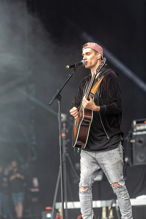 Walking On Cars @ Rock Am Ring 2018, picture 4, photographed by Edwin Houdevelt - FrontView Magazine