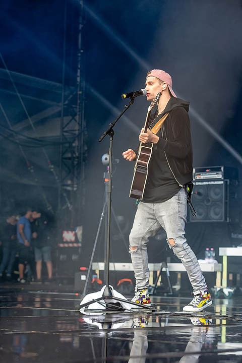 Walking On Cars @ Rock Am Ring 2018, picture 6, photographed by Edwin Houdevelt - FrontView Magazine
