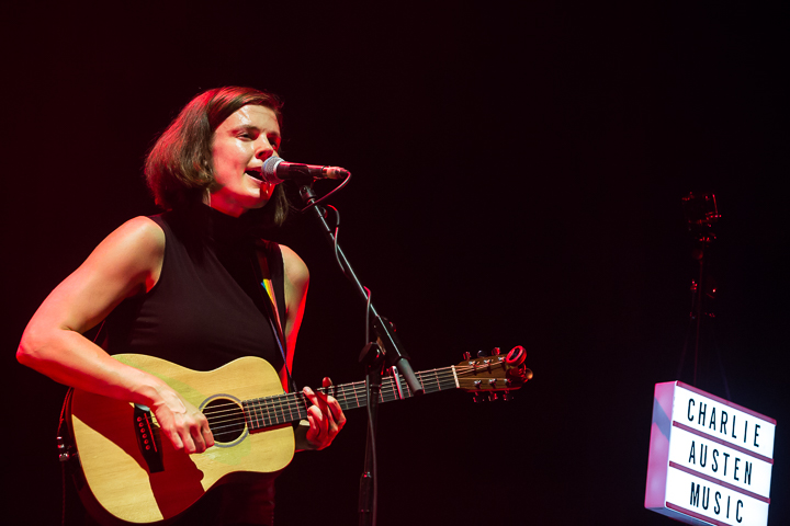 Charlie Austen @ Lotto Arena, picture 8, photographed by Marc Verdonck - FrontView Magazine