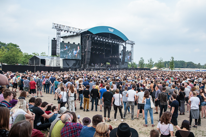 Future Islands @ Best Kept Secret 2018, picture 8, photographed by Dorien Goetschalckx - FrontView Magazine