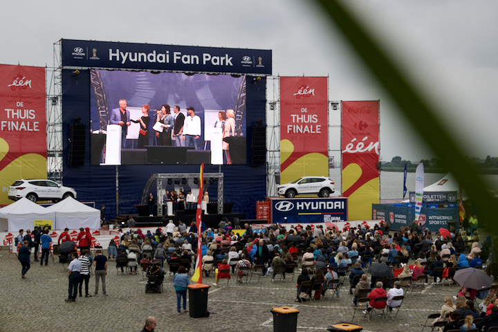 Thuis-finale op groot scherm @ Antwerpen, foto 46, foto's door Bart Baevegems - FrontView Magazine