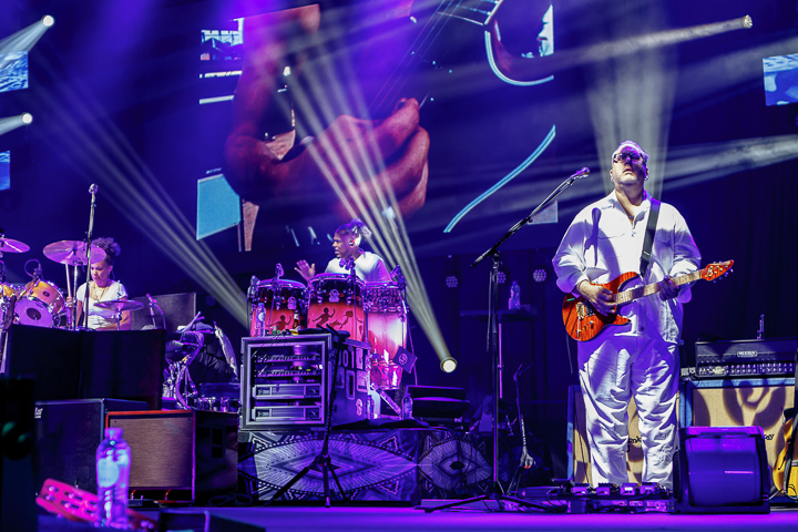 Carlos Santana - Divination Tour @ Sportpaleis, picture 3, photographed by Alex Wyckmans - FrontView Magazine