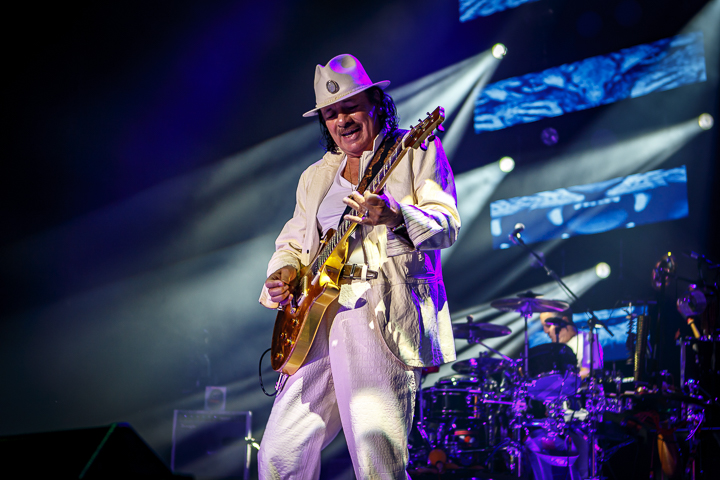 Carlos Santana - Divination Tour @ Sportpaleis, picture 4, photographed by Alex Wyckmans - FrontView Magazine