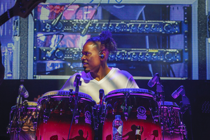 Carlos Santana - Divination Tour @ Sportpaleis, picture 6, photographed by Alex Wyckmans - FrontView Magazine