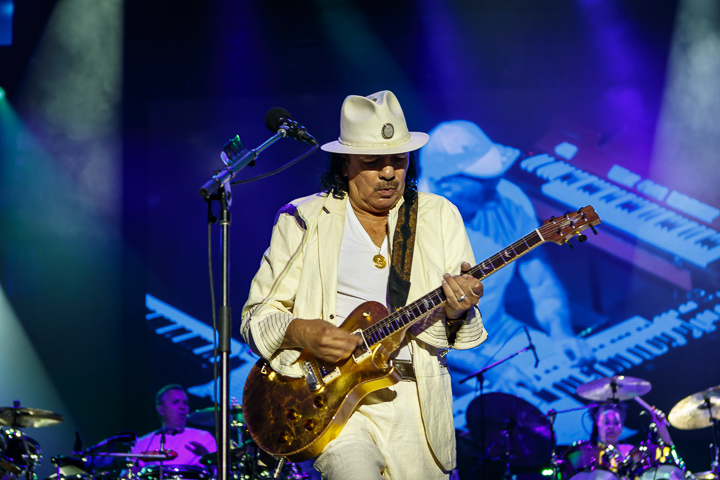 Carlos Santana - Divination Tour @ Sportpaleis, picture 12, photographed by Alex Wyckmans - FrontView Magazine