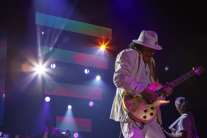 Carlos Santana - Divination Tour @ Sportpaleis, picture 17, photographed by Alex Wyckmans - FrontView Magazine
