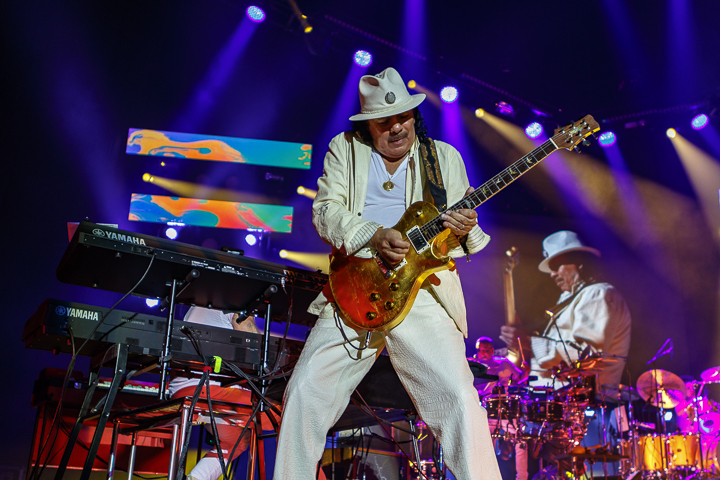 Carlos Santana - Divination Tour @ Sportpaleis, picture 18, photographed by Alex Wyckmans - FrontView Magazine