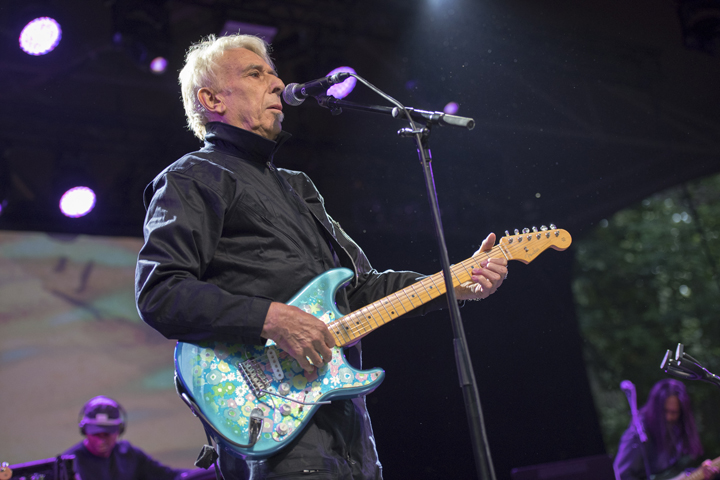 John Cale @ Rivierenhof, picture 1, photographed by Nick De Baerdemaeker - FrontView Magazine