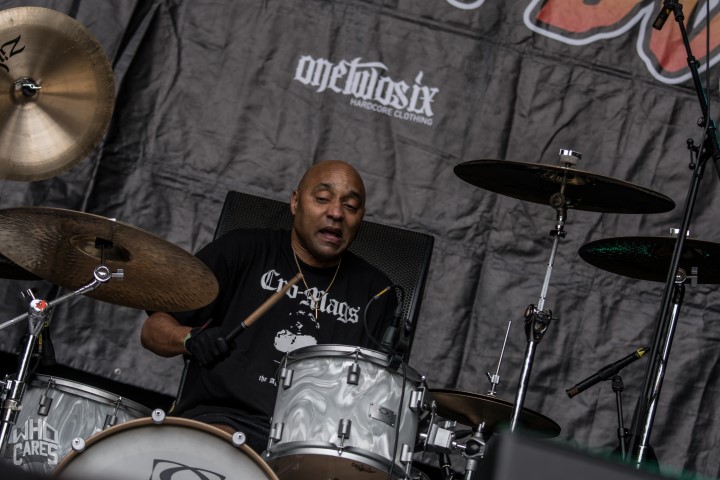 Dog Eat Dog @ Rock voor Specials, picture 4, photographed by Luc Luyten - FrontView Magazine