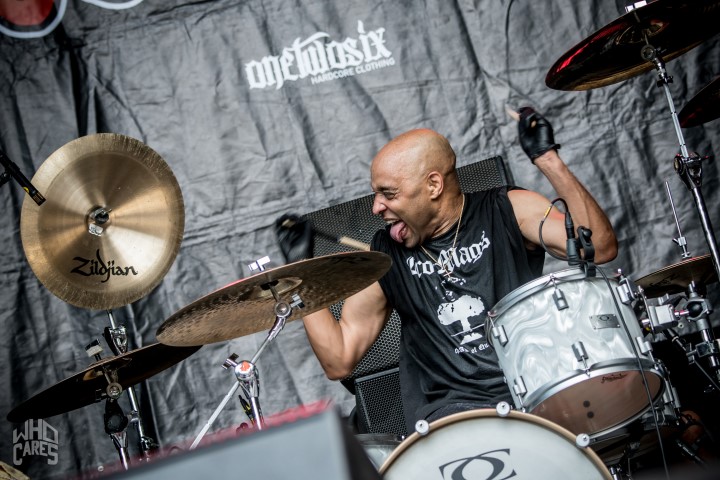 Dog Eat Dog @ Rock voor Specials, picture 25, photographed by Luc Luyten - FrontView Magazine